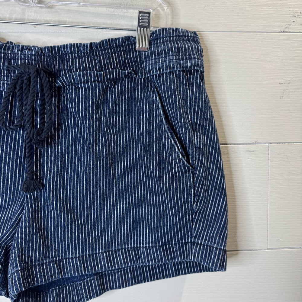 Loft Striped Navy Cotton Women's Shorts Size Medium - Picture 3 of 7